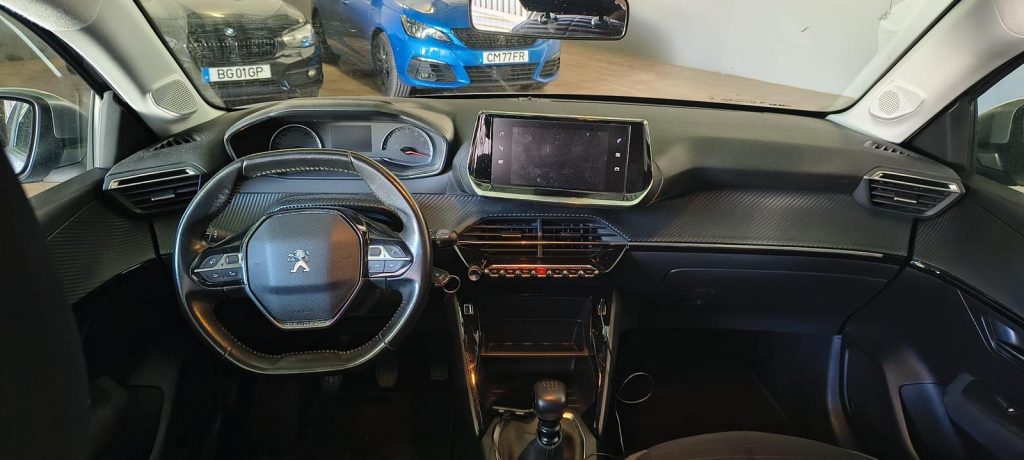 Peugeot 208  Versão active